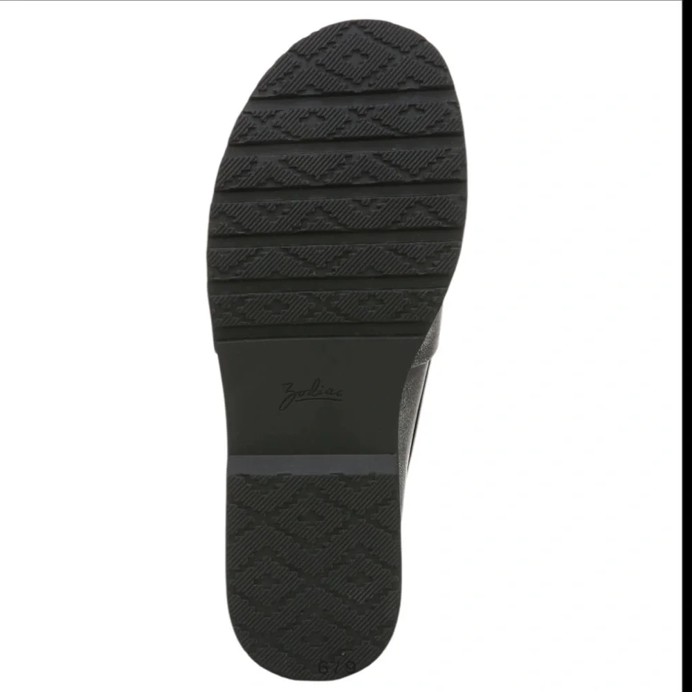 NWT Women’s Zodiac Renee Buckle Round Toe Chunky Y2K Loafer Sz 9 Black/Silver